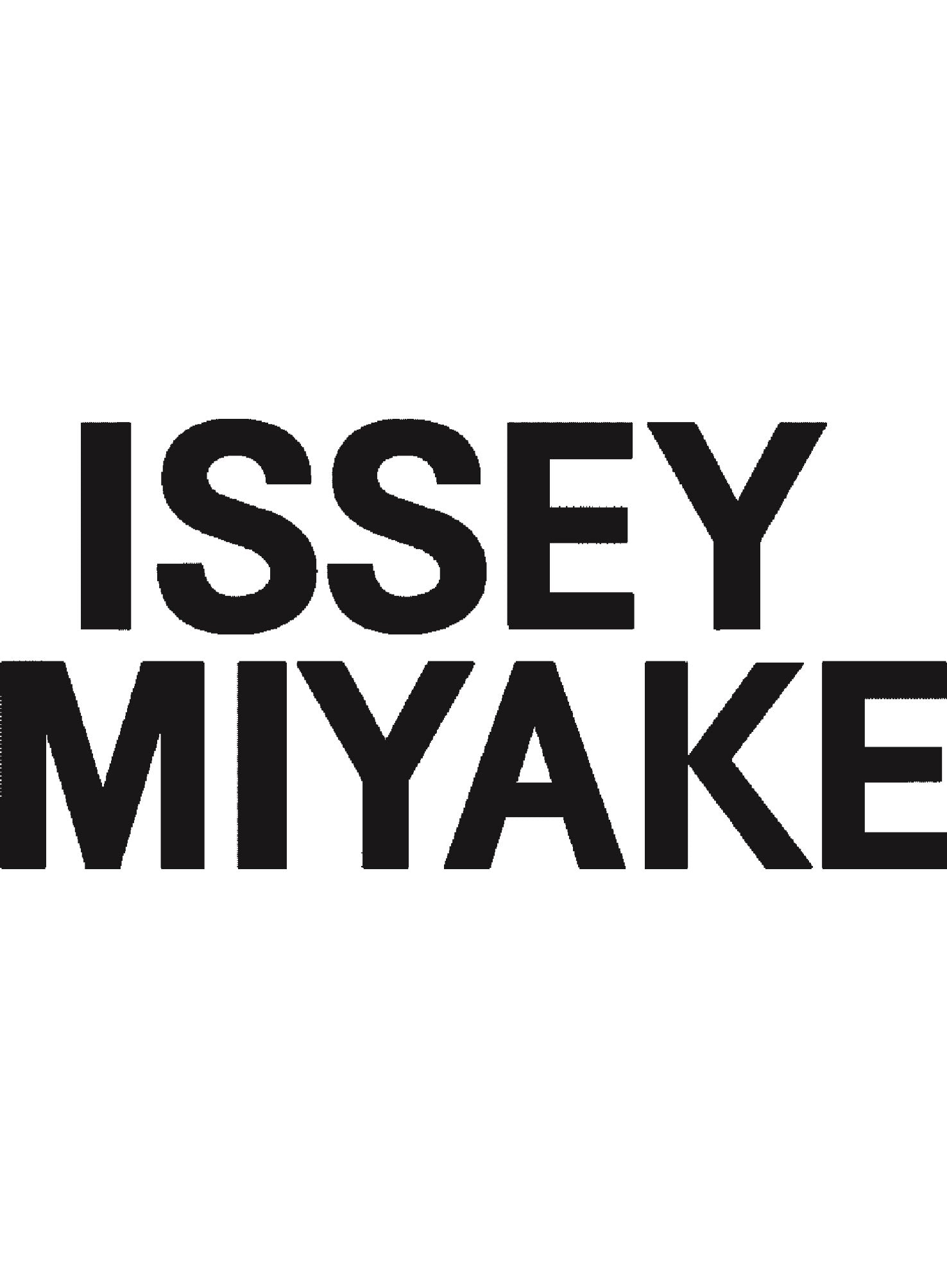 Het logo van " Issey Miyake" Parfums in sierlijke zwarte hoofdletters op een helderwitte achtergrond, die doet denken aan de elegante eenvoud van een parfumstaaltjes.